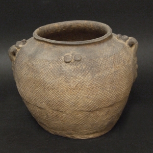 Eastern Zhou grey body with animal handles and paddle-made decoration 475-221 BC - courtesy R&G McPherson Antiques